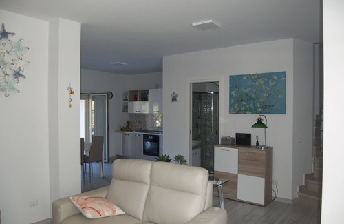 Pizzo Villa | Inviting Villa with Pool and Pet-Friendly Amenities
