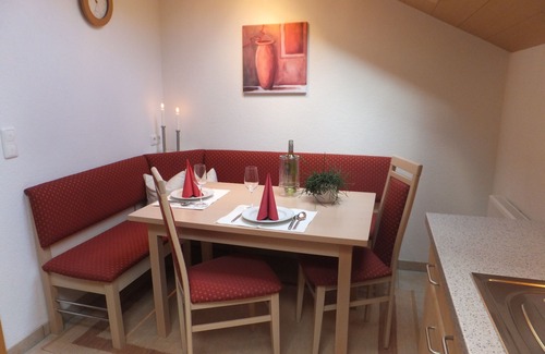 Schroecken Apartment | Unforgettable Stay with Ocean View, Garden & Playground