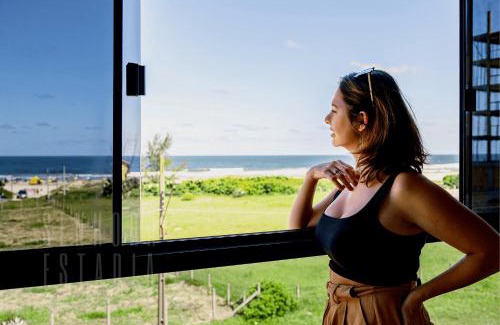 Itapiruba Apartment | Stunning Vista Maravilhosa: Beachfront Apartment Awaits