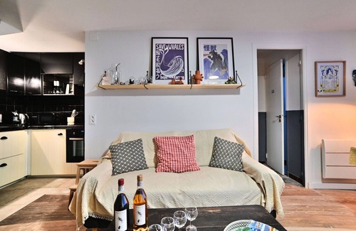 Cheray House | Cozy Oceanfront Villa for 4 with WIFI and Pet Friendly