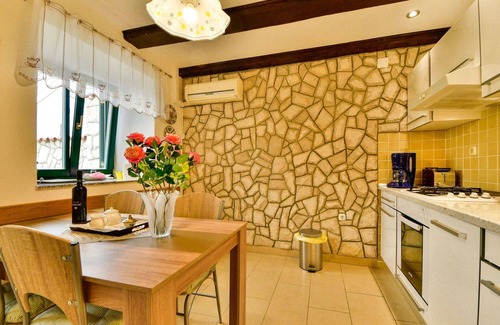 Selce House | Delightful Oceanfront Villa with A/C, Parking & Terrace