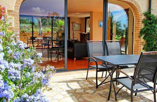 Guardistallo Villa | Inviting Villa with Private Pool, WIFI & Panoramic Views