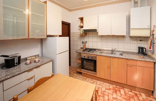 Laveno House | Wonderful villa for 5 guests with WIFI, TV, terrace, pets allowed and parking