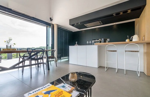 Mouguerre House | Escape to Magnifique Villa: Oceanfront Bliss Awaits You