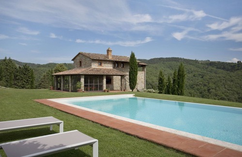 Gaiole in Chianti Villa | Elegant Villa for 16 with Private Pool and Ocean Views