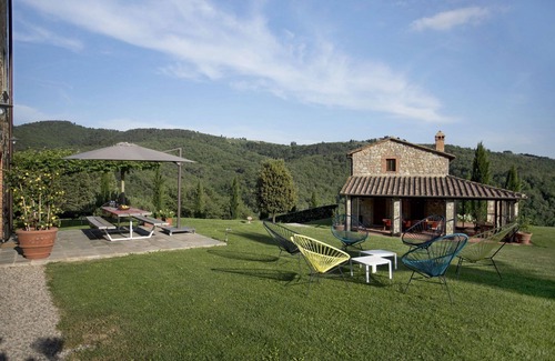 Gaiole in Chianti Villa | Elegant Villa for 16 with Private Pool and Ocean Views