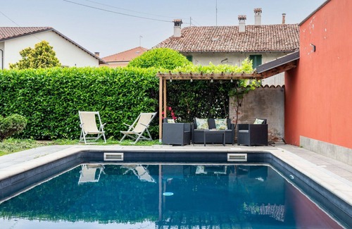 Narzole House | Ideal Villa for 12 with Pool, A/C & Pet-Friendly Amenities