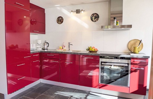 Riedtwil House | Wonderful villa for 3 guests with TV, patio, pets allowed, panoramic view and parking