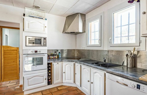 Rustrel House | Idyllic Private Villa for 4 with Pool and WiFi