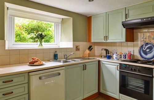 Greystoke House | Wonderful villa for 4 guests with WIFI, TV, pets allowed and parking