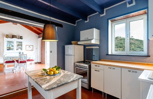 Stellanello House | Pet-Friendly Villa for 4 with Ocean View & Terrace