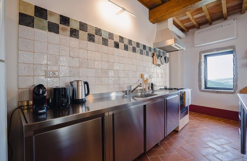 Casole d'Elsa House | Wonderful villa for 4 people with WIFI, A/C, TV, balcony and parking