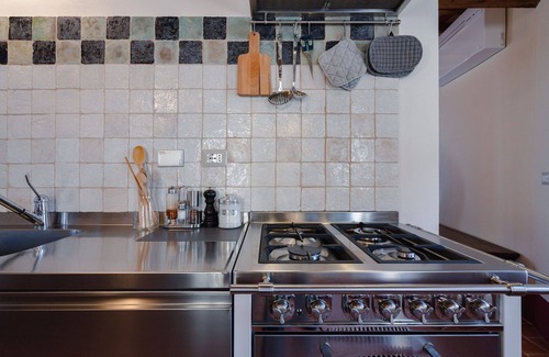 Casole d'Elsa House | Wonderful villa for 4 people with WIFI, A/C, TV, balcony and parking