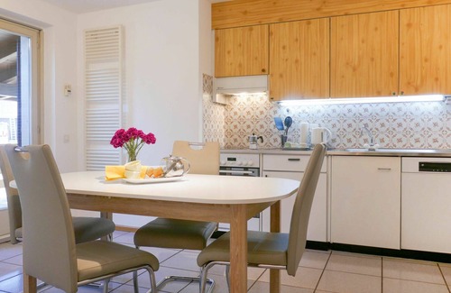 Blenio House | Cozy Villa with Panoramic Views, Pet-Friendly & WiFi