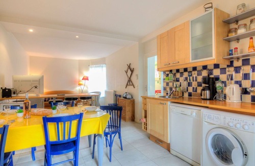 Saint-Igneuc House | Perfect Villa for 5: Ocean View, Pet Friendly & WiFi