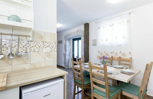 Sveta Jelena House | Beautiful Villa for 6 with Ocean View, A/C, and Terrace
