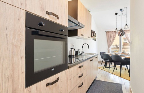 Radini House | Inviting Villa with Private Pool, Ocean View & Pet Friendly