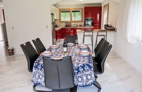 Les Posses-sur-Bex House | Wonderful villa for 6 guests with WIFI, TV, terrace and parking