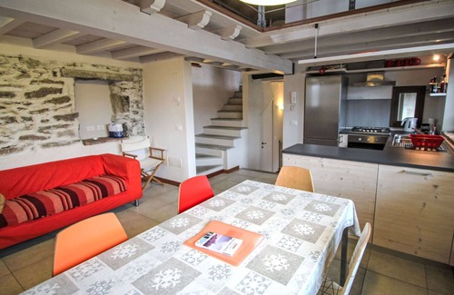 Bracchio House | Wonderful villa for 6 guests with TV, patio and parking