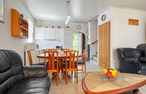 Fonyodliget House | Inviting Villa for 7 with Lake View, Kitchen & WIFI