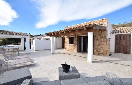 Baia Sant'Anna Villa | Wonderful villa for 7 people with WIFI, A/C, TV, patio and parking