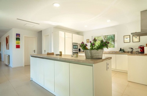 Betlem de Marina Villa | Inviting Villa for 8 with Private Pool and Ocean Views