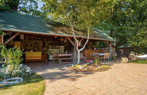 Holubovska Basta Villa | Ideal Villa for 10 with Private Pool and Scenic Lake Views
