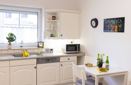 Lubmin House | Cozy Villa for 5: Oceanfront with Pets, WIFI & Terrace