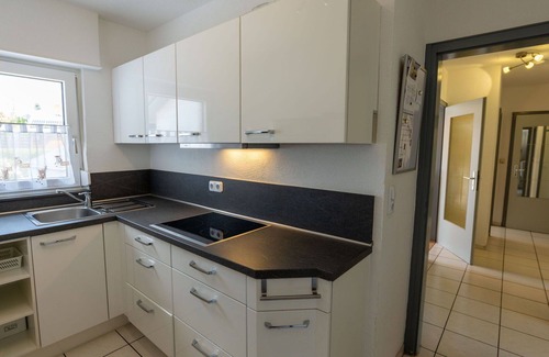 Loffingen House | Inviting Villa for 4 with WIFI, Terrace & Pet-Friendly Amenities