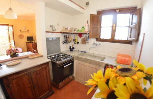 San Gennaro Villa | Cozy Villa for 4 near Lucca with Pets Welcome and Parking