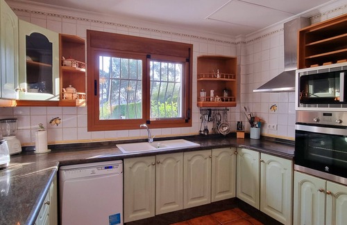 Xativa Villa | Family-Friendly Villa with Ocean View Near Scenic Town