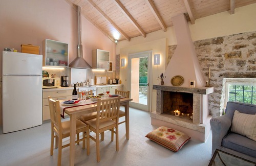 Mpogdanatika House | Idyllic Villa with Private Pool and Ocean Views