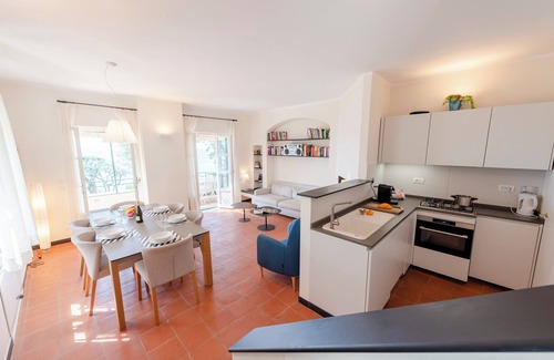 Recco Villa | Cozy Villa in Mulinetti with Oceanfront Views and Breakfast