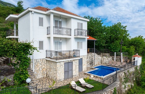 Lapcici Villa | Inviting Villa Tranquila: Pool, Ocean Views & Pet Friendly