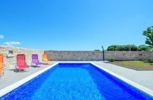 Valbandon Villa | Discover Villa Valbandon: Private Pool & Sauna Near Beach