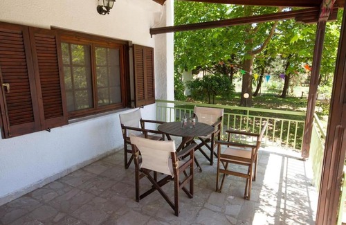 Thermaikos Villa | Idyllic Villa with Spacious Yard near Potamos Beach