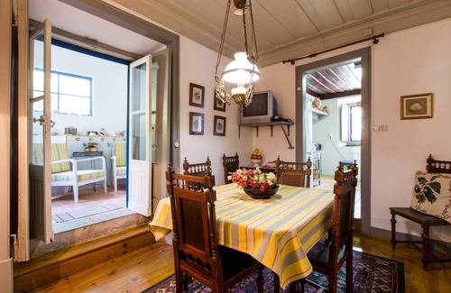 Obidos Villa | Idyllic Villa with Pool and Gardens Near Óbidos