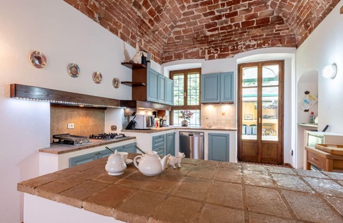 Asti Villa | Inviting Villa with Private Pool, Pet-Friendly & Panoramic Views