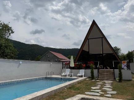 Gabala Apartment | Enchanting Wonderland Gabala: Family-Friendly with Pool