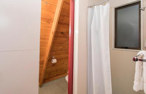 Makarora Resort | Relax at Wonderland Makarora Lodge with Great Amenities