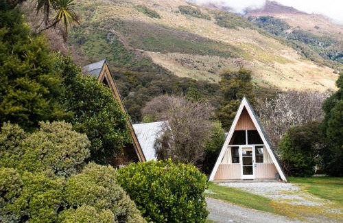 Makarora Resort | Relax at Wonderland Makarora Lodge with Great Amenities