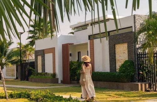 Prey Nob Villa | Discover Wonderland Suites and Resort with Spa & Lake Views
