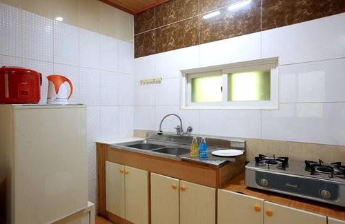 Buk House | Explore Wondumag Minbak: Family-Friendly with Breakfast Included