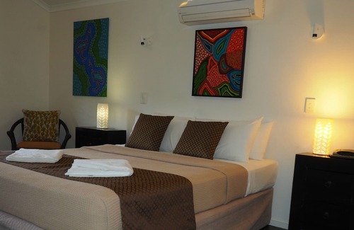 Wongaling Beach Apartment | Wongalinga Absolute Beachfront Retreat with Family Amenities