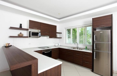 North Pattaya Villa | Oceanfront 4-Bedroom Pool Villa in Pattaya's Wongamat