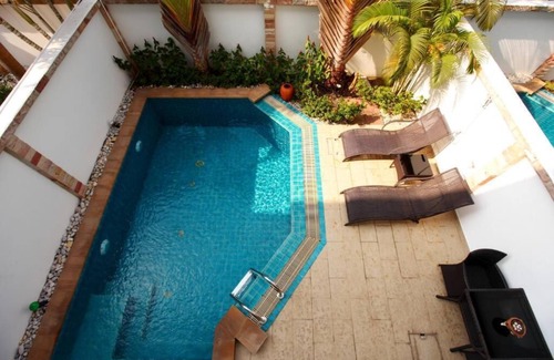North Pattaya Villa | Oceanfront 4-Bedroom Pool Villa in Pattaya's Wongamat