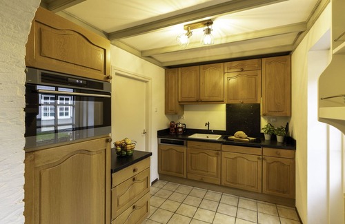 Asselt House | Waterfront Retreat - Enjoy Poolside Bliss and Scenic Views
