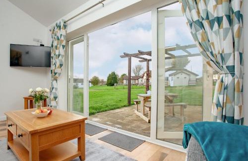 Sidmouth House | Pet-Friendly Wonkey Donkey Cottage with 9.5/10 Rating