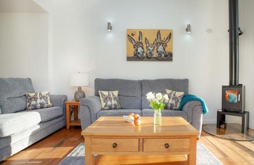 Sidmouth House | Pet-Friendly Wonkey Donkey Cottage with 9.5/10 Rating