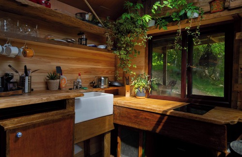 Abergele RV Rental | Secluded Cabin Retreat with Unique Glamping Tents